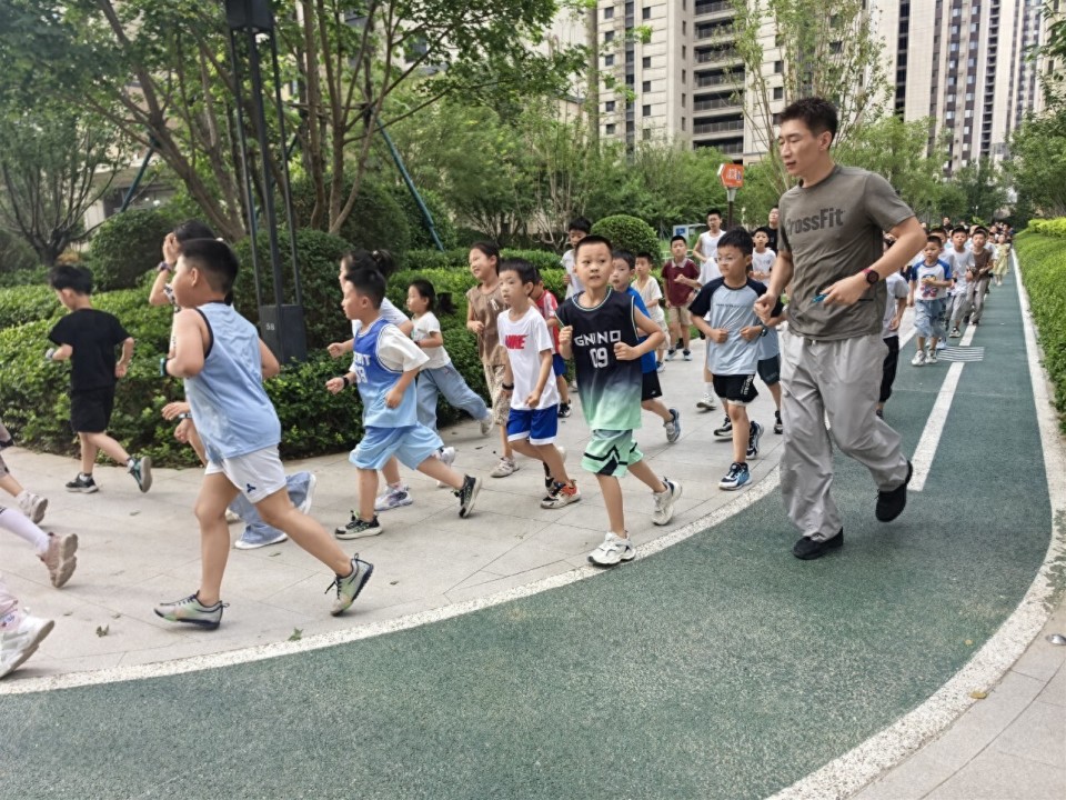 太原：备战马拉松 健身氛围浓