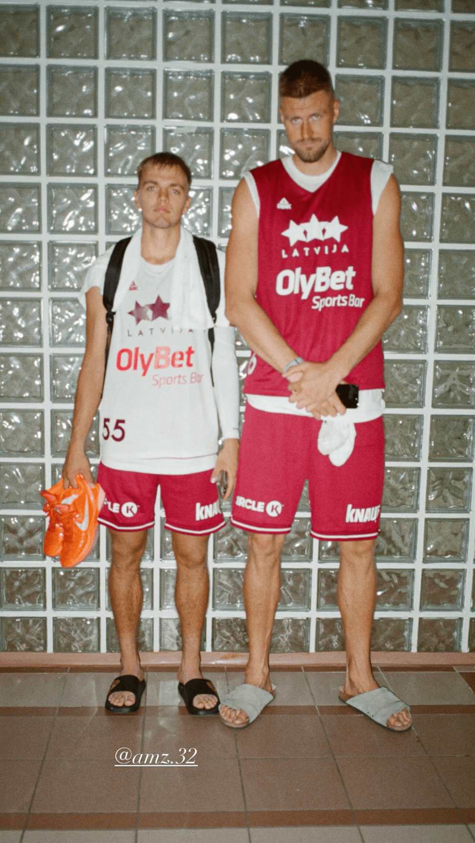 片与球迷分 片与球迷分