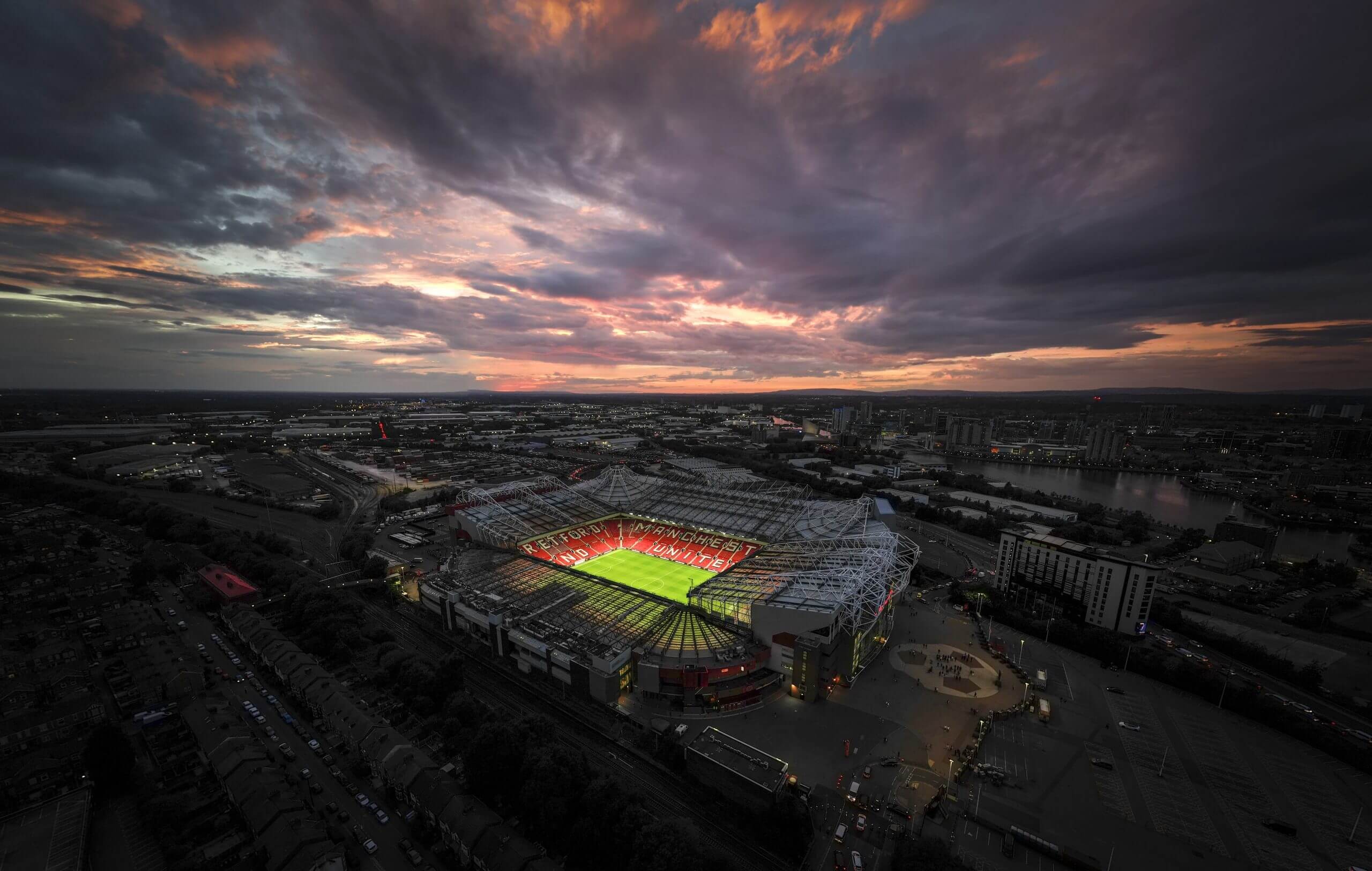 曼联新球场, 及潜在融资, 满分 曼联新球场, 及潜在融资, 满分