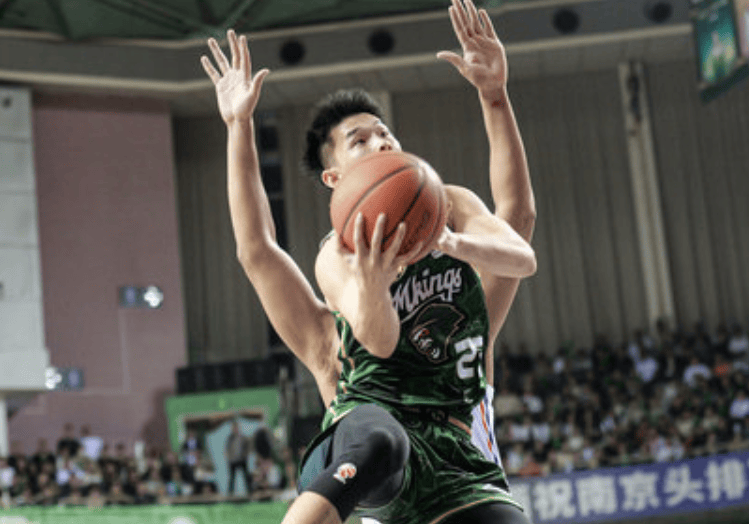 林葳：NCAA教练团队承诺会把我带到NBA，这是最打动我的一点